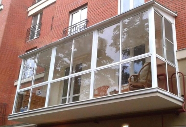 Трехкамерный стеклопакет на французском балконе